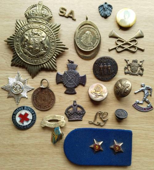 Collection of 21 Military Badges, pins and Medals. Some Good.