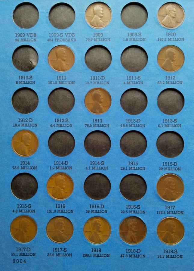 Very Big America (all different) cent collection in books. Nice items!