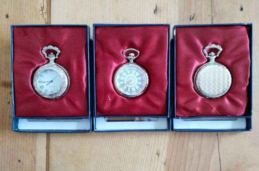 Large collection of Vintage Antique Style Pocket Watches with Booklets. One bid takes all.