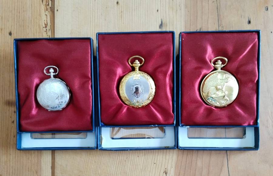 Large collection of Vintage Antique Style Pocket Watches with Booklets. One bid takes all.