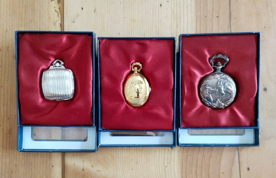 Large collection of Vintage Antique Style Pocket Watches with Booklets. One bid takes all.