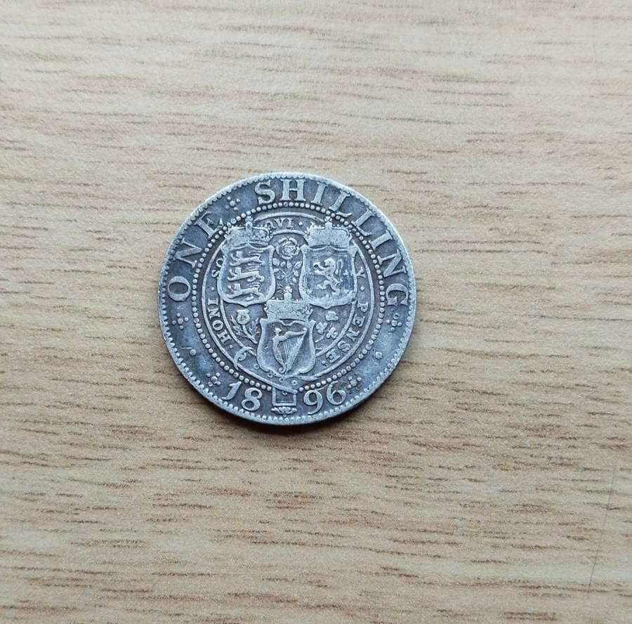 Great Britain Queen Victoria 1869 Silver Shilling.