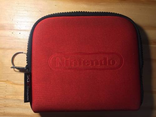 NINTENDO 2DS WITH 5 3DS GAMES AND POUCH