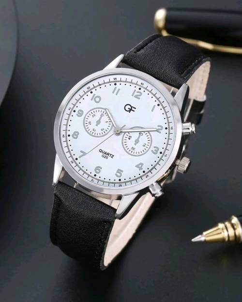 LEATHER STRAP WATCH
