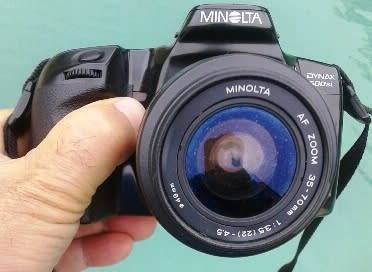 MINOLTA  DYNAX 500 Si  CAMERA  + CARRY BAG