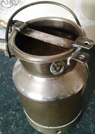 Vintage Retro  MILK CAN  (LOVELY DECOR)