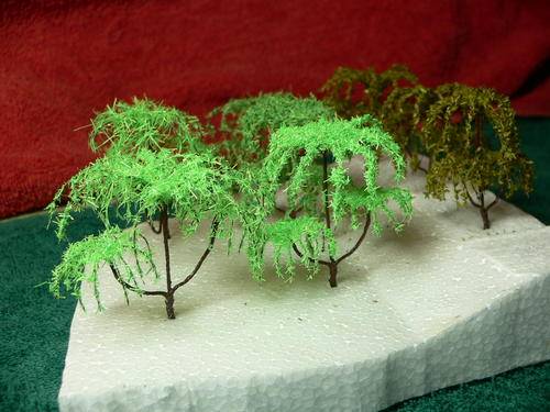 N-gauge 4-5cm high Weeping Willows.