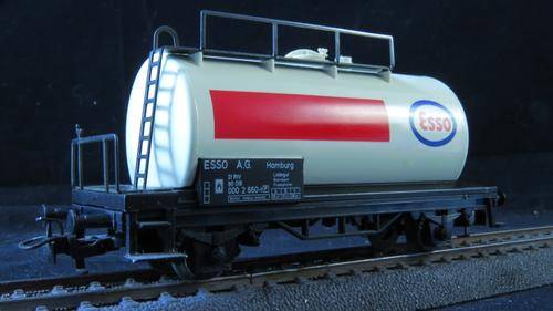 Marklin HO 4441 Esso tanker.
