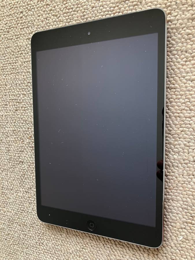 Apple iPad Mini 2 - Space Gray - 64GB Cellular + WiFi