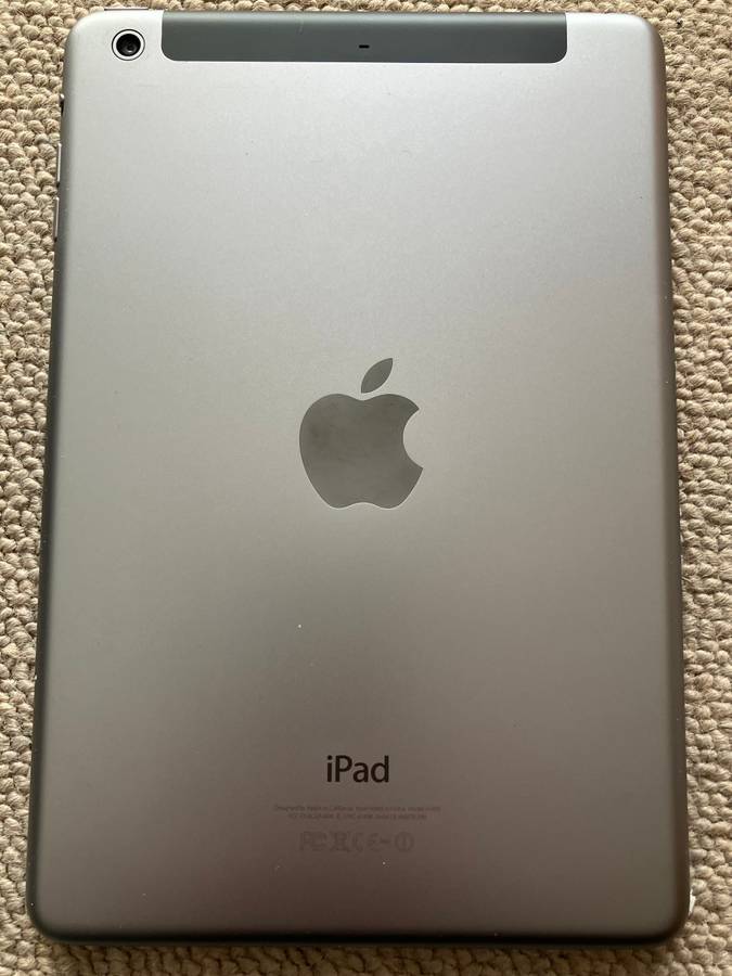 Apple iPad Mini 2 - Space Gray - 64GB Cellular + WiFi