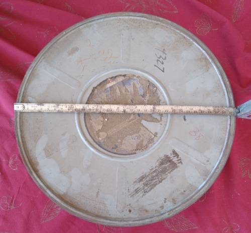 Lot of 8 empty film cannisters - Various sizes.