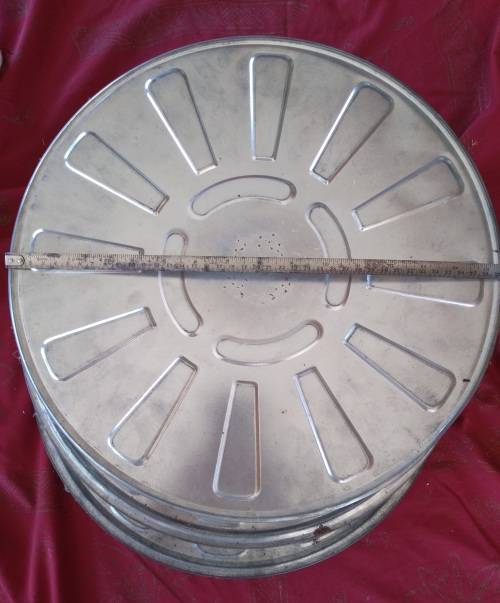 Lot of 8 empty film cannisters - Various sizes.