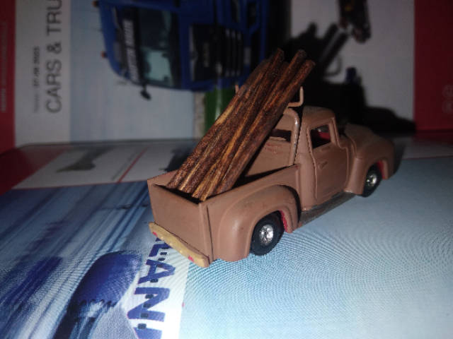 Life-Like American Oldschool Bakkie (Chev/Ford etc) - Static Model - HO