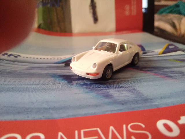 Wiking Porsche Carrera 4 - 1/87 Scale