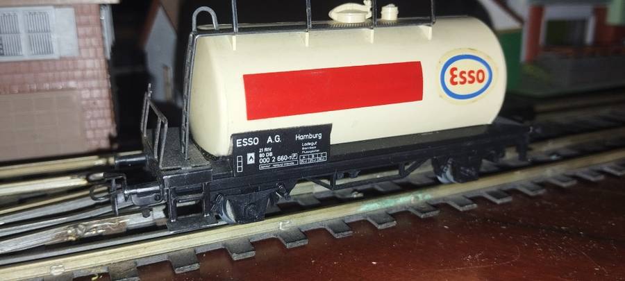 Märklin DB Esso Oil Tanker 4441 - HO AC
