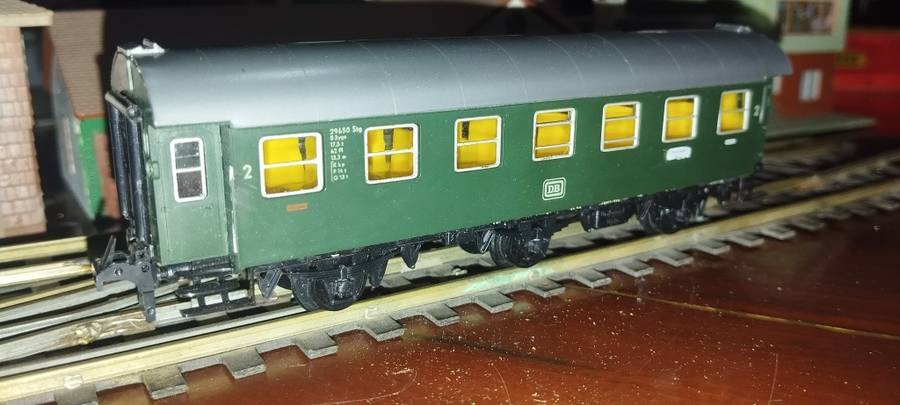 Trix Express DB 2nd Class 3 Axle Coach - HO Scale