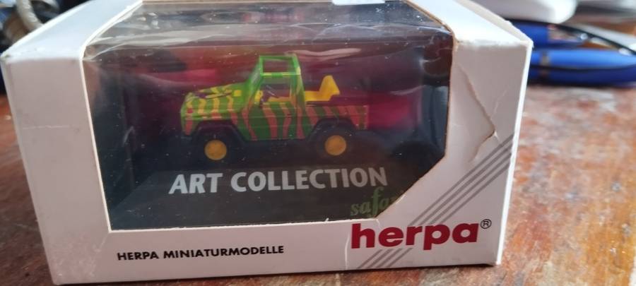 Herpa Mercedes Benz 300 GE Cabrio `Safari` - 1/87 Scale