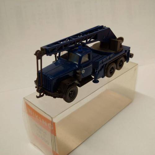 Wiking Magrius Tow Truck - 1/87 Scale