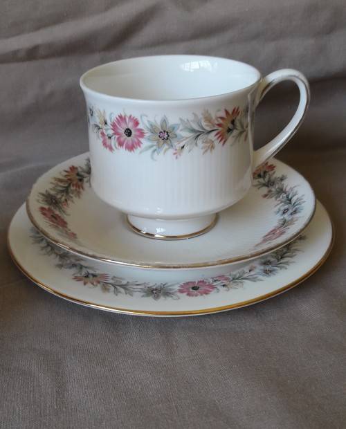 Paragon Belinda Trio (c)