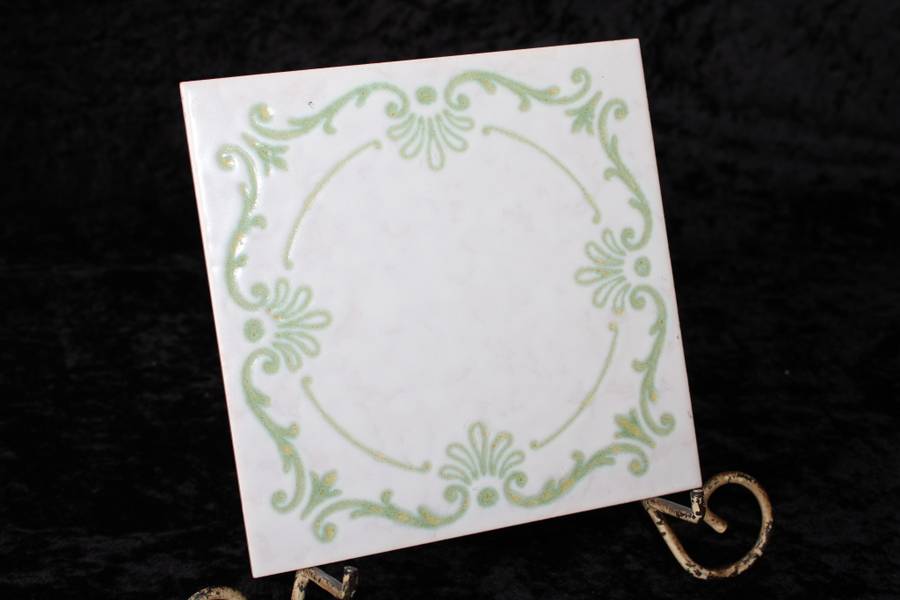 Holland Tile/Pot Stand