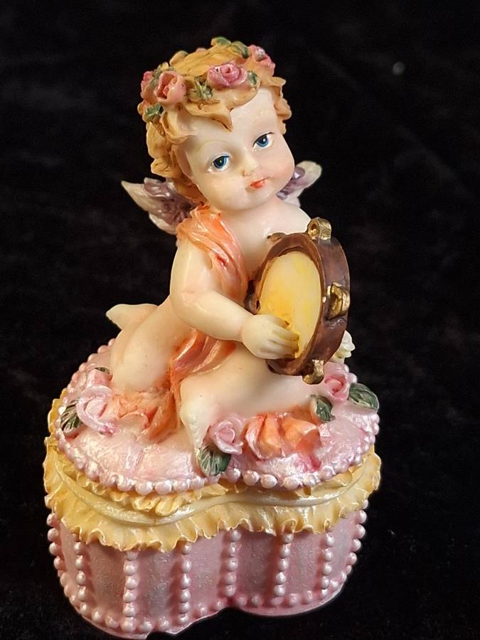 Resin Heart Shape Trinket Box with Cherub