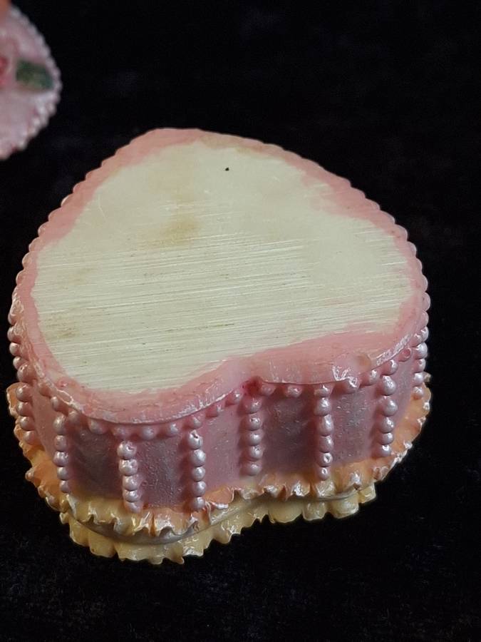 Resin Heart Shape Trinket Box with Cherub