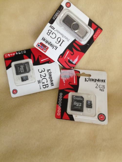 32GB + 2GB Memory card and 16 GB usb Flashdrive - All for 1 Bid.