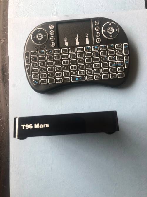 4K Smart TV Box with Mini Wireless Keyboard