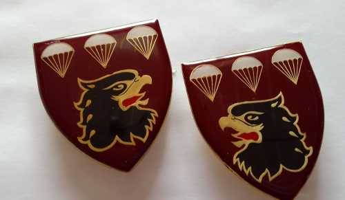 SADF / SA ARMY  3 PARACHUTE BATTALION SHOULDER FLASH SET -ALL PINS