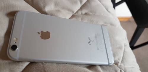 Iphone 6S + Skullcandy Jamaica earphones + Wifi Rooter