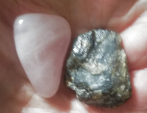 Labradorite + Rose Quartz helps you to be your best self in relationships