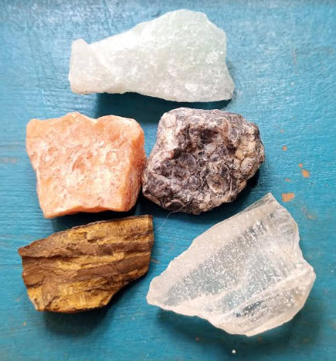 5 Rough Stones to attract abundance, good luck in all forms