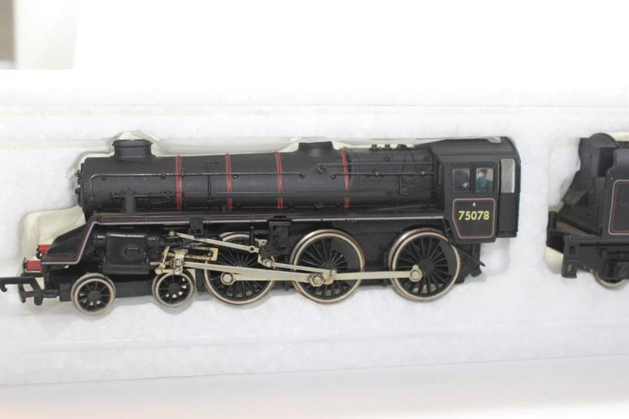 Bachmann : 4-6-0 BR Standard Locomotive