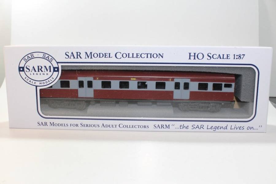 SARM :) South African Suburban 3rd Class Passenger Coach (Lima Couplers)