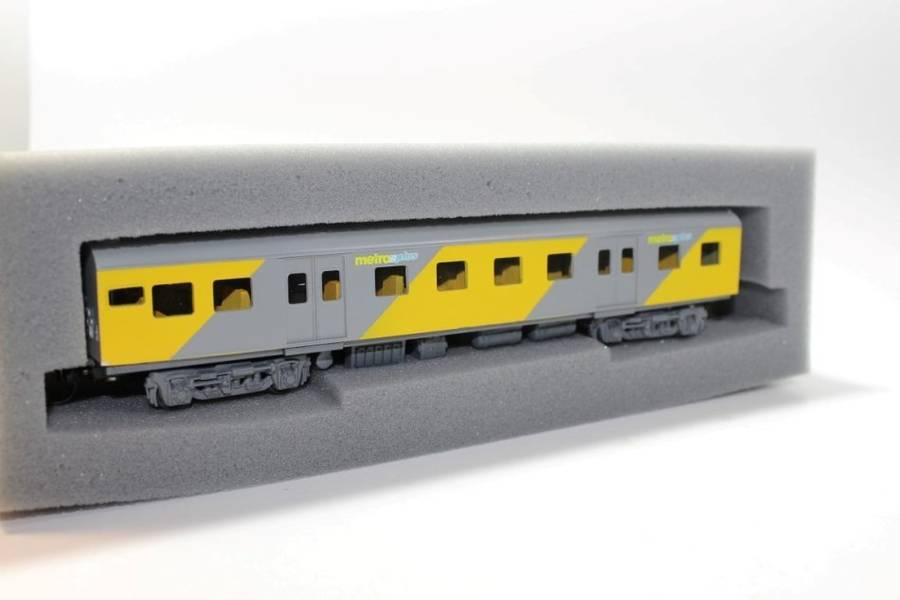SARM :) South African Metro Plus 1st Class Passenger Coach (Kadee Couplers)