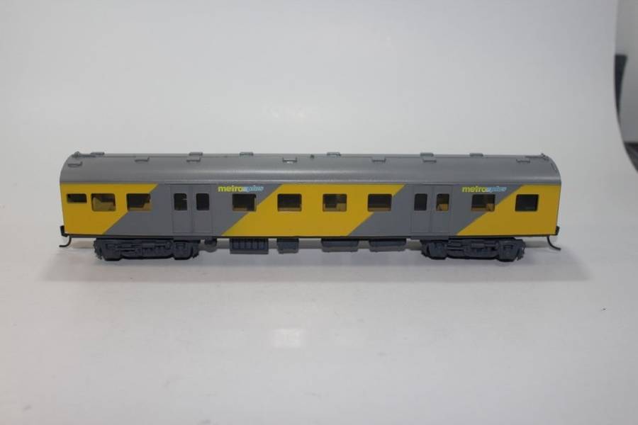 SARM :) South African Metro Plus 1st Class Passenger Coach (Kadee Couplers)
