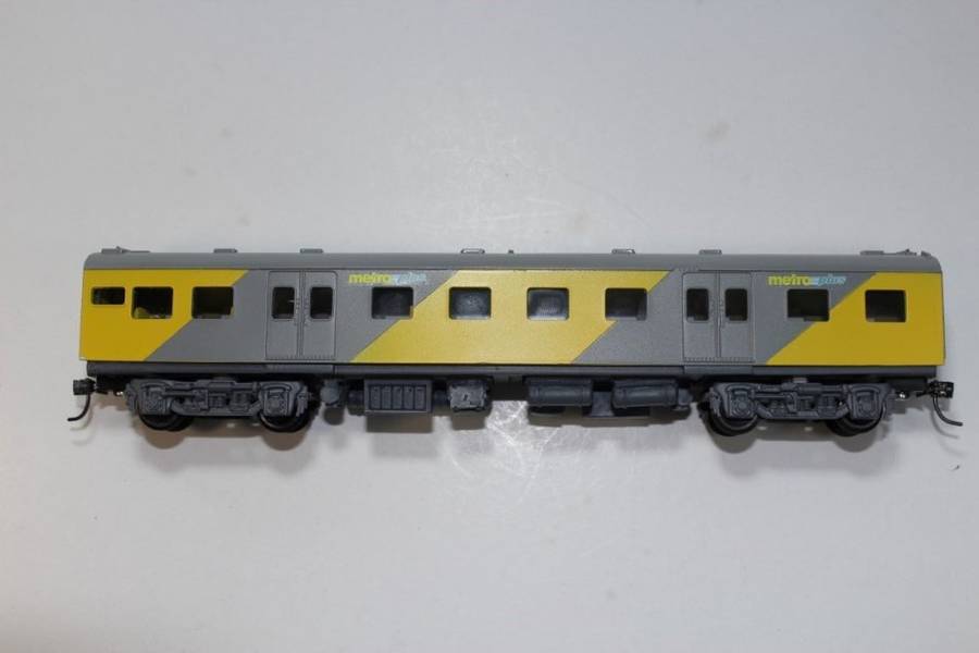SARM :) South African Metro Plus 1st Class Passenger Coach (Kadee Couplers)