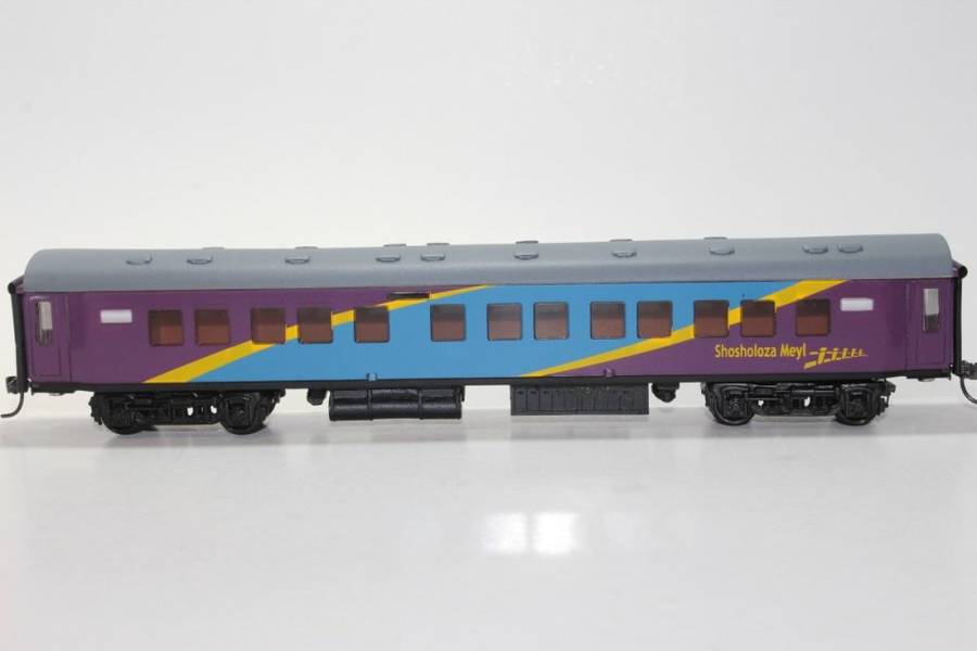 SARM : Shosoloza Meyl 2nd Class Coach ( Kadee Couplers)