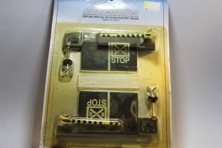 Bachmann : Road Railway Crossing Accessories