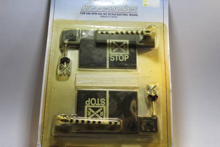 Bachmann : Road Railway Crossing Accessories