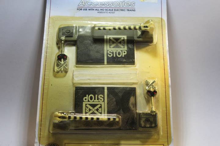 Bachmann : Road Railway Crossing Accessories