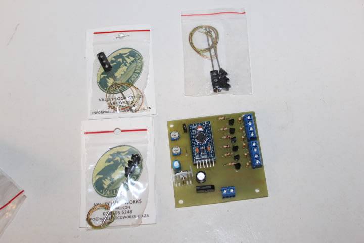 Electronic : Traffic Light Controller + 4 electornic traffic lights