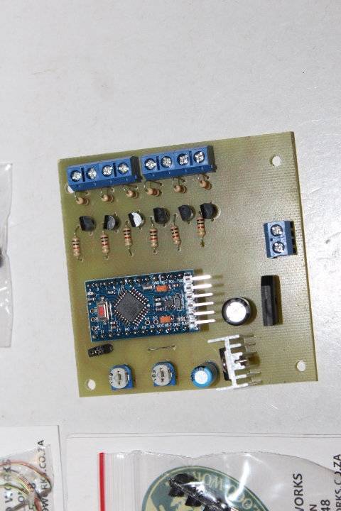 Electronic : Traffic Light Controller + 4 electornic traffic lights