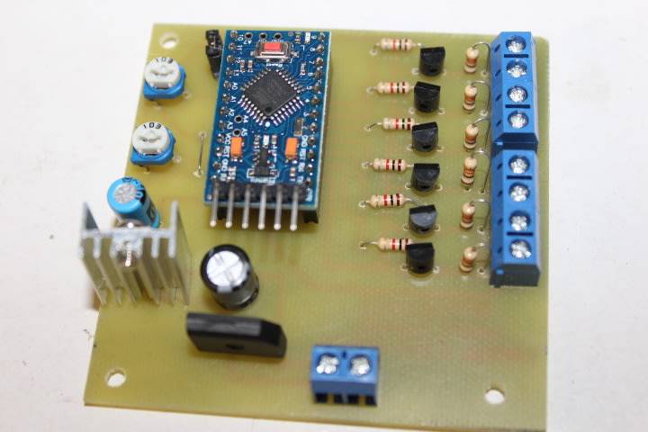 Electronic : Traffic Light Controller + 4 electornic traffic lights