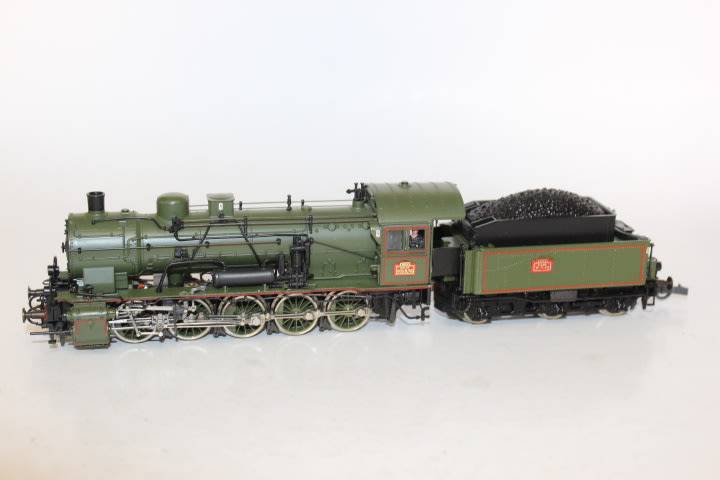 Roco :SNCF 0-10-0 STEAM LOCOMOTIVE 050B