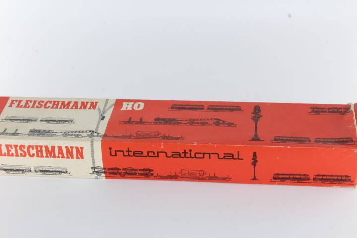 Fleishmann : Adnormal Tanker Low Bed Wagon