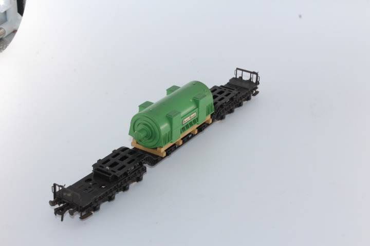 Fleishmann : Adnormal Tanker Low Bed Wagon