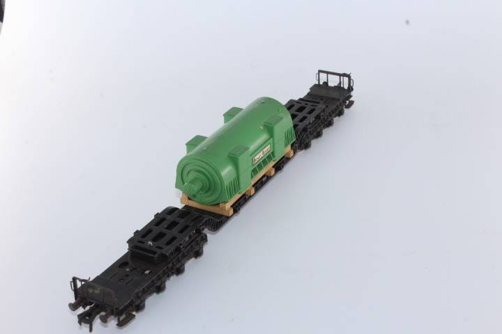 Fleishmann : Adnormal Tanker Low Bed Wagon