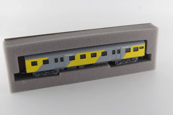 SARM: Metro Plus Suburban Passenger Coach (Lima Couplers)