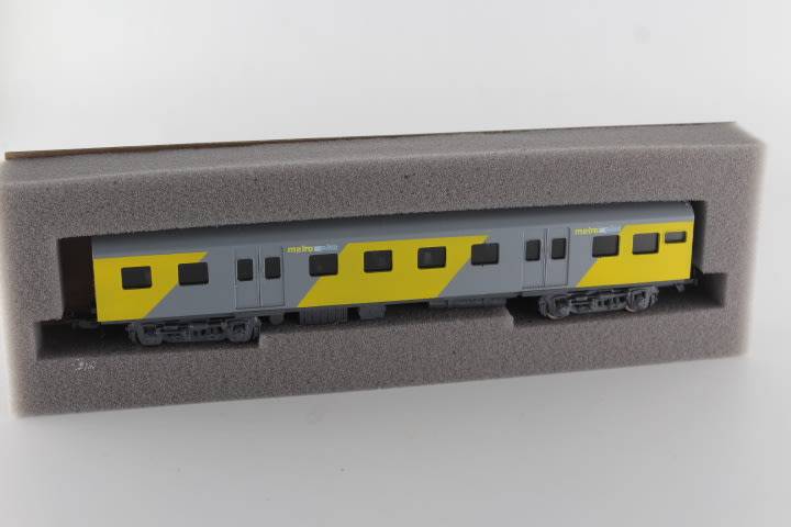 SARM: Metro Plus Suburban Passenger Coach (Lima Couplers)